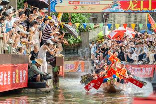 泰伦-卢：我们在开局之后打得懈怠了 下半场用小阵容能更好地得分